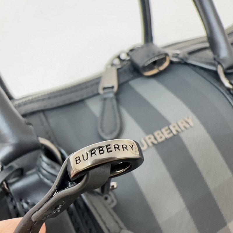 Bv*b*rry travel bags